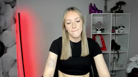 evelynblond online show from 02/16/26, 06:42