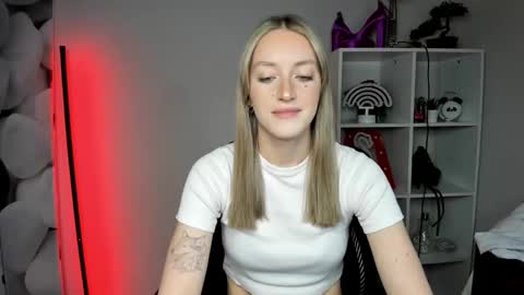 evelynblond online show from 02/17/26, 02:35
