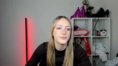 evelynblond online show from 04/24/26, 01:13