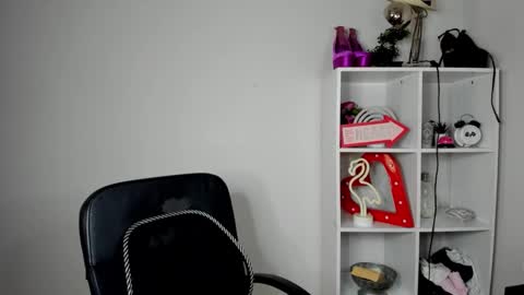 evelynblond online show from 06/11/26, 12:47