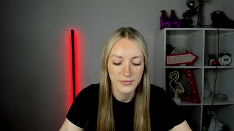 evelynblond online show from 06/15/26, 12:40