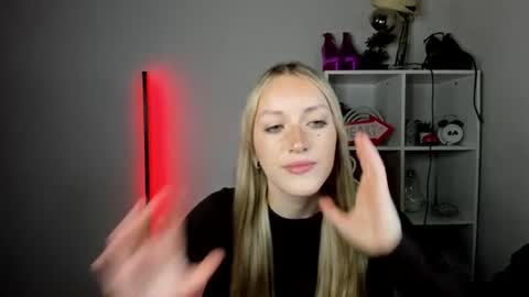 evelynblond online show from 06/16/26, 12:41
