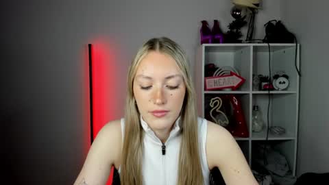 evelynblond online show from 06/17/26, 10:28