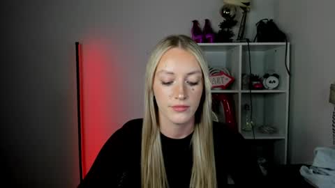 evelynblond online show from 06/22/26, 01:52