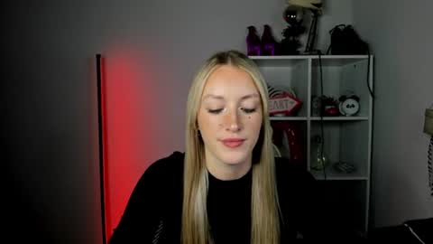 evelynblond online show from 06/23/26, 10:24