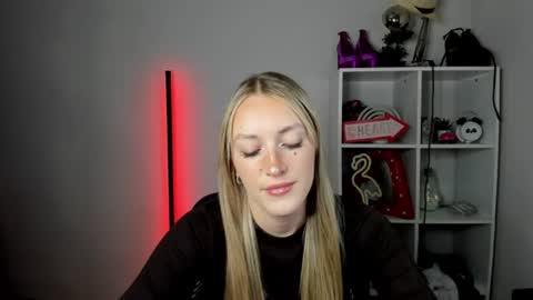 evelynblond online show from 06/24/26, 12:37
