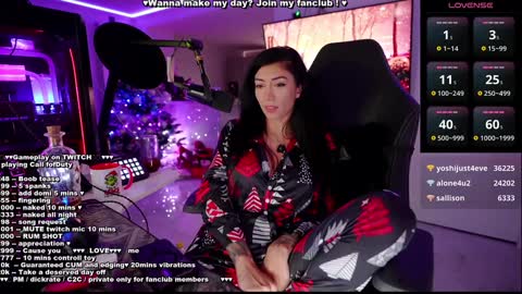 Evelyne online show from 12/29/24, 03:33