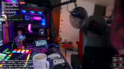 Evelyne online show from 07/29/26, 06:39