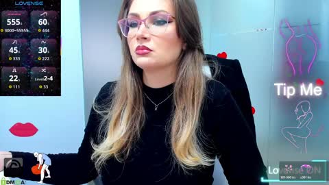 Snapshot of evelyne_rose chatting on 03/30/26, 05:08 evelyne_rose online show from 03/30/26, 05:08