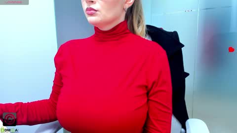 Snapshot of evelyne_rose chatting on 04/01/26, 04:46 evelyne_rose online show from 04/01/26, 04:46