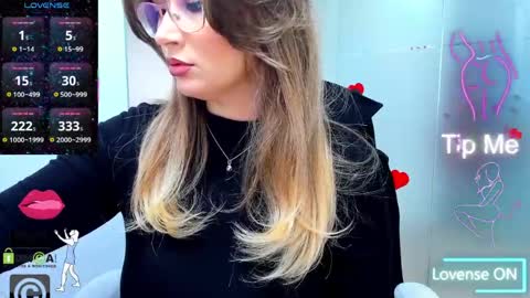 Snapshot of evelyne_rose chatting on 04/03/26, 07:17 evelyne_rose online show from 04/03/26, 07:17