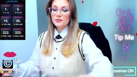 Snapshot of evelyne_rose chatting on 04/08/26, 02:00 evelyne_rose online show from 04/08/26, 02:00