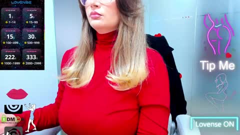 Snapshot of evelyne_rose chatting on 04/10/26, 05:12 evelyne_rose online show from 04/10/26, 05:12