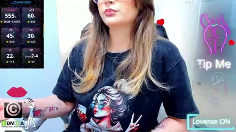 Snapshot of evelyne_rose chatting on 05/11/26, 05:13 evelyne_rose online show from 05/11/26, 05:13