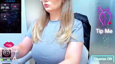 evelyne_rose online show from 06/15/26, 04:58