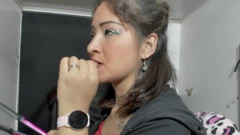 Evelyne online show from 04/26/26, 03:59