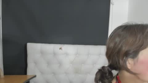 Evelyne online show from 05/05/26, 02:30