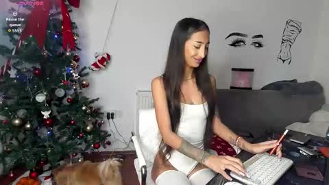 Evelyn online show from 12/16/25, 06:51