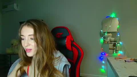 evelynn_mooree online show from 12/09/24, 12:01