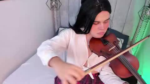 evelynn smith online show from 12/12/24, 01:06