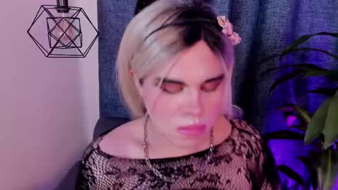 evelynn smith online show from 02/28/25, 06:09