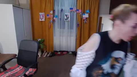 Snapshot of evelynreagan chatting on 07/03/26, 06:42 evelynreagan online show from 07/03/26, 06:42