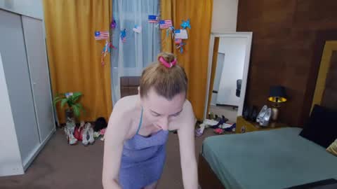 Snapshot of evelynreagan chatting on 07/25/26, 06:11 evelynreagan online show from 07/25/26, 06:11