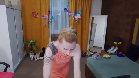 Snapshot of evelynreagan chatting on 08/03/26, 06:01 evelynreagan online show from 08/03/26, 06:01