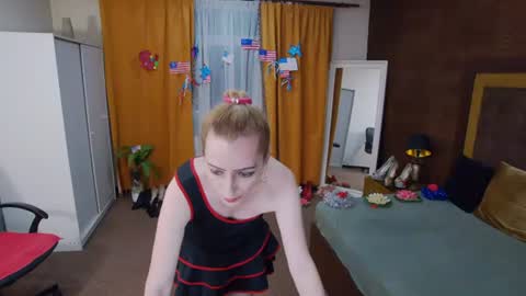 Snapshot of evelynreagan chatting on 08/04/26, 06:05 evelynreagan online show from 08/04/26, 06:05