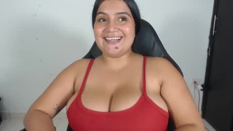 Snapshot of evemilk chatting on 02/10/25, 11:02 evelin 3 online show from 02/10/25, 11:02