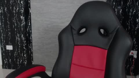 Snapshot of evemilk chatting on 03/01/25, 09:26 evelin 3 online show from 03/01/25, 09:26