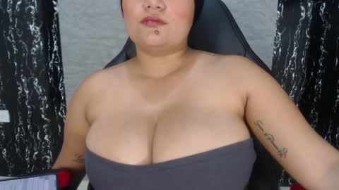 Snapshot of evemilk chatting on 03/05/25, 12:05 evelin 3 online show from 03/05/25, 12:05