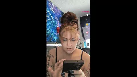 Snapshot of everleighlux chatting on 03/06/25, 08:48 Aly online show from 03/06/25, 08:48