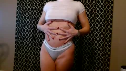 Snapshot of everleighmae chatting on 02/17/25, 01:32 Everleighmae online show from 02/17/25, 01:32