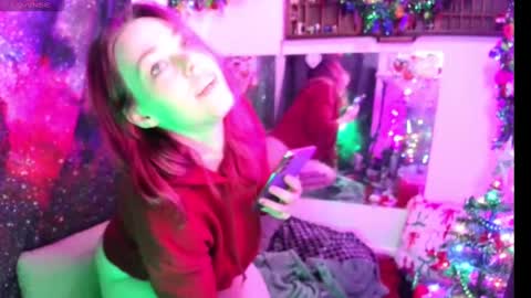 Snapshot of everlyester chatting on 12/13/24, 08:30 Evie online show from 12/13/24, 08:30