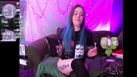 Snapshot of everlyester chatting on 02/14/26, 03:58 Evie online show from 02/14/26, 03:58