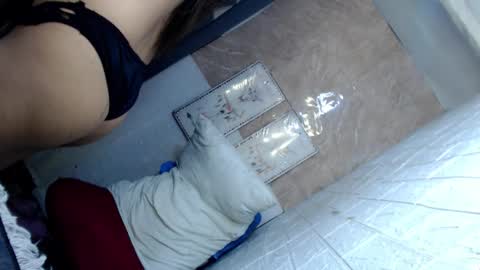 Snapshot of eves_candy chatting on 09/19/25, 02:57 Chloe mae online show from 09/19/25, 02:57