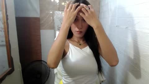 Snapshot of eves_candy chatting on 10/11/25, 09:30 Chloe mae online show from 10/11/25, 09:30