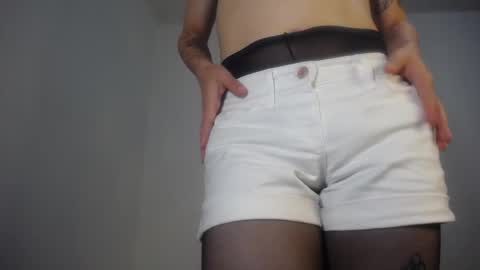 Snapshot of evi_kitty chatting on 02/28/25, 05:15 Evi online show from 02/28/25, 05:15