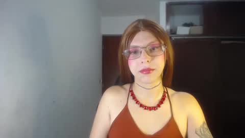 Snapshot of evi_kitty chatting on 10/09/25, 12:58 Evi online show from 10/09/25, 12:58