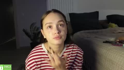 evi_woow online show from 10/30/25, 07:14