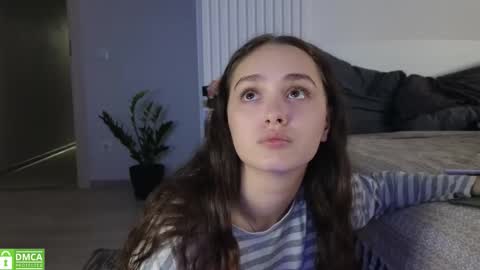 evi_woow online show from 11/03/25, 08:54