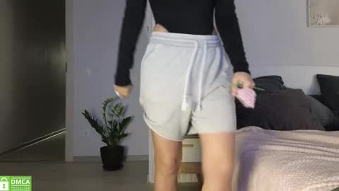 evi_woow online show from 11/06/25, 06:31