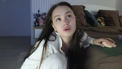 Snapshot of evi_woow chatting on 04/29/26, 10:27 evi_woow online show from 04/29/26, 10:27