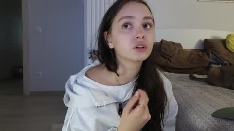 Snapshot of evi_woow chatting on 05/05/26, 10:07 evi_woow online show from 05/05/26, 10:07