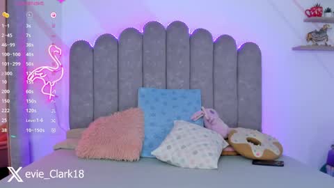 Snapshot of evie_clark_ chatting on 05/26/26, 09:55 My name is Evie nice to meet you really get to know me better private is open online show from 05/26/26, 09:55