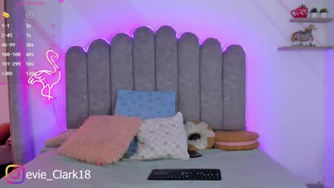 Snapshot of evie_clark_ chatting on 06/02/26, 09:17 My name is Evie nice to meet you really get to know me better private is open online show from 06/02/26, 09:17