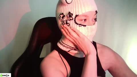 Renesme White Im here from Monday to Friday online show from 05/01/26, 01:32