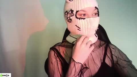 Renesme White Im here from Monday to Friday online show from 05/02/26, 01:54