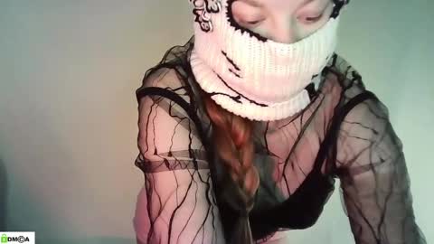 Renesme White Im here from Monday to Friday online show from 05/12/26, 01:36